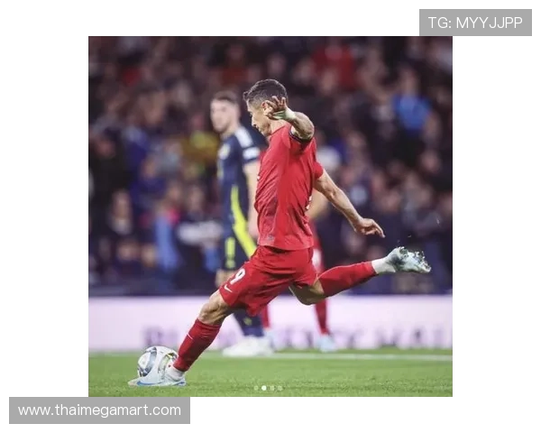 莱万多夫斯基德甲赛季最佳球员荣誉再添，新赛季表现备受关注