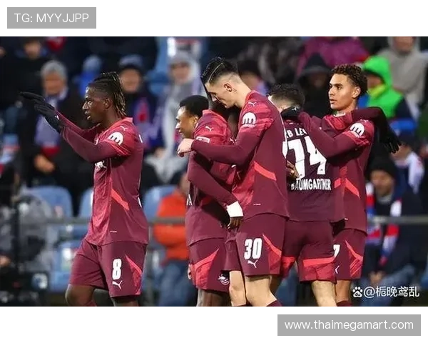 拜仁中场一乱,全队就失控?表面强攻不断,实则节奏全无