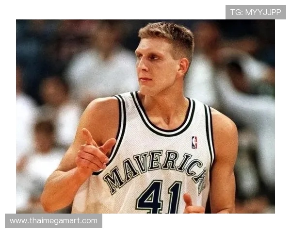 拉塞尔防守统治力重塑绿军战术体系